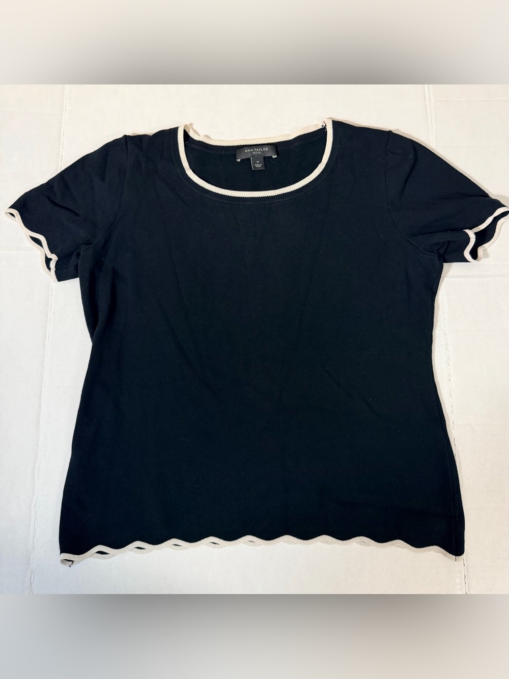 Ann Taylor Black Short-Sleeve Crew Top with Cream Trim Size SP